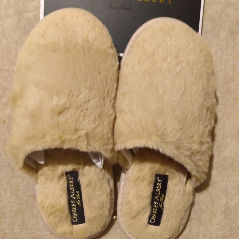 Charles Albert kaki house slippers size 5-6 women